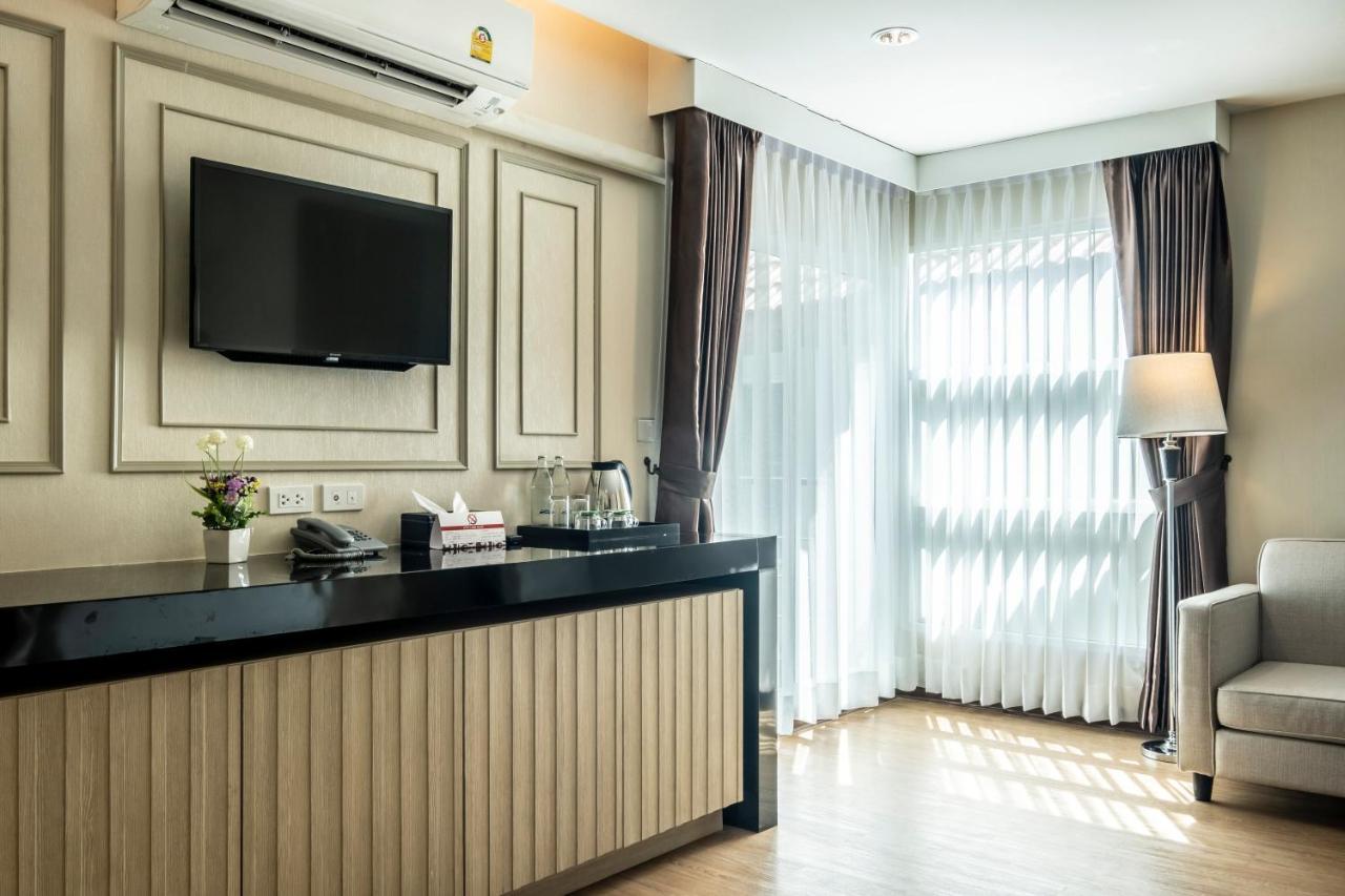 The Airport Courtyard Suvarnabhumi Airport Bangkok Exterior photo A room at the hotel